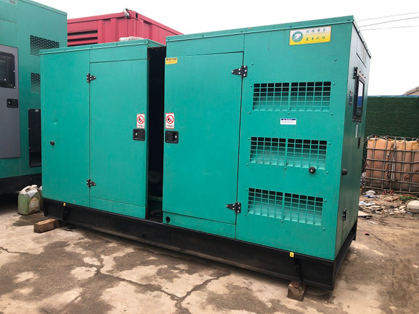 两当怎样合理控制磷酸铁锂蓄电池的充放电倍率以延长其使用寿命？